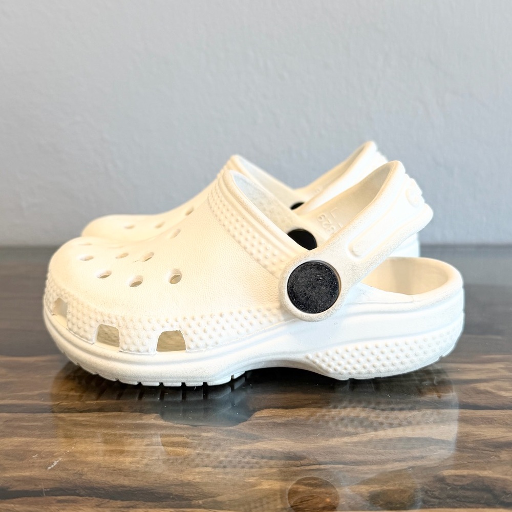 CROCS toddler Kids Classic Clog in White